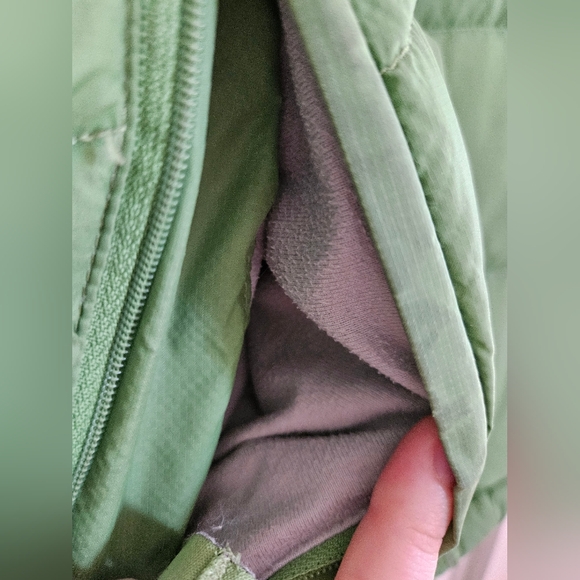 L.L. Bean Green Puffer Jacket Medium - Picture 3 of 9